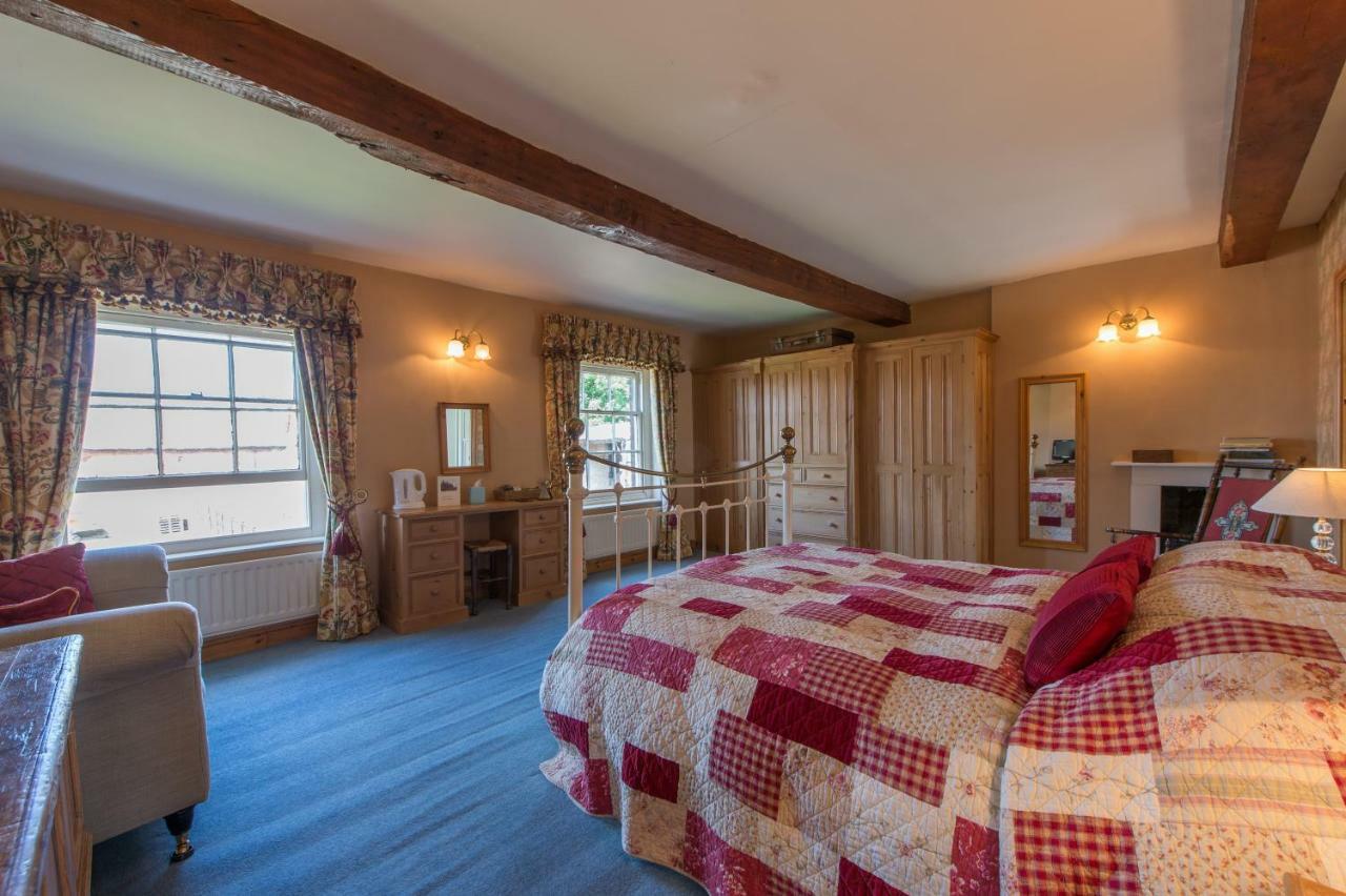 Moreton Hall Farm Bed and Breakfast Newport  Eksteriør billede