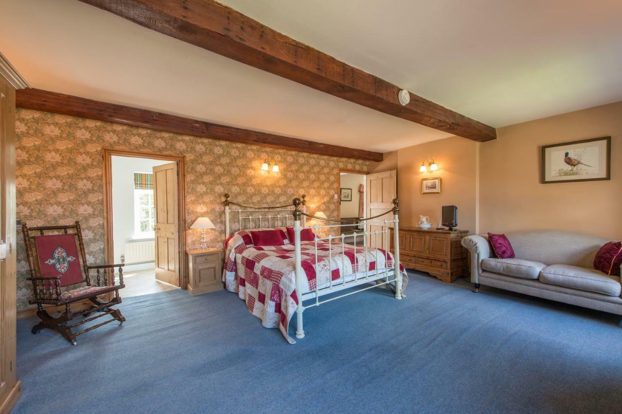 Moreton Hall Farm Bed and Breakfast Newport  Eksteriør billede