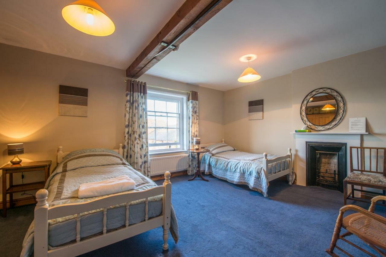 Moreton Hall Farm Bed and Breakfast Newport  Eksteriør billede