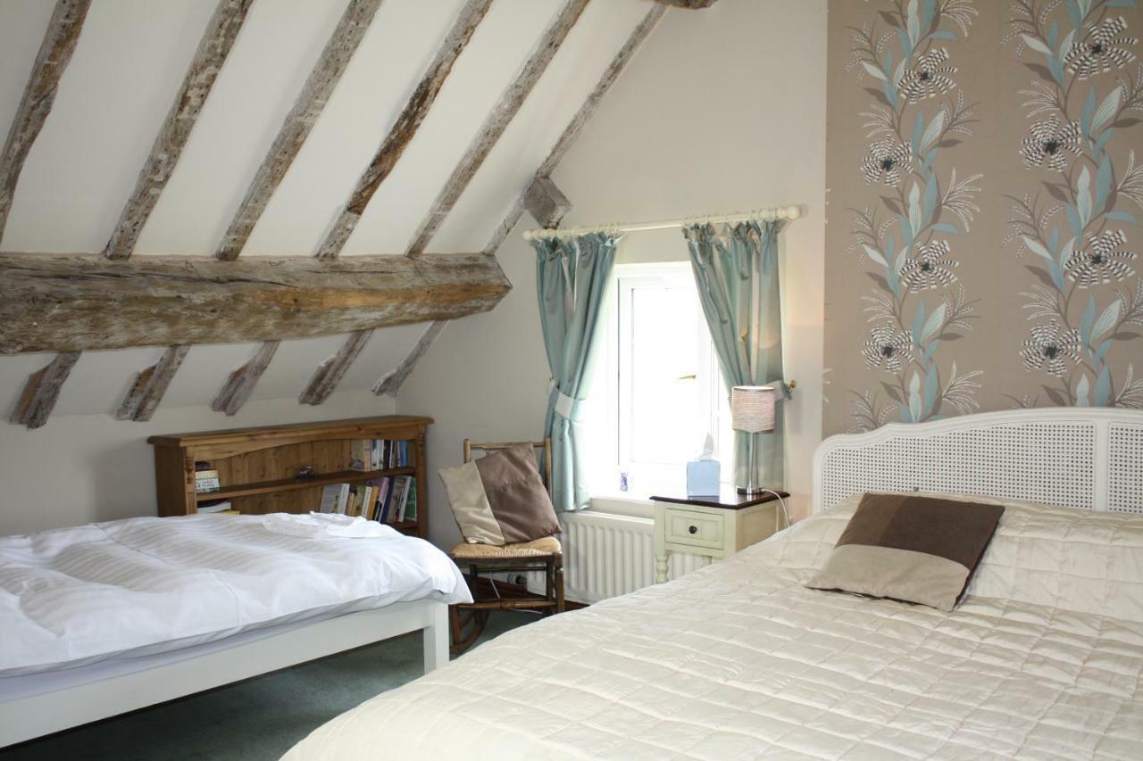 Moreton Hall Farm Bed and Breakfast Newport  Eksteriør billede