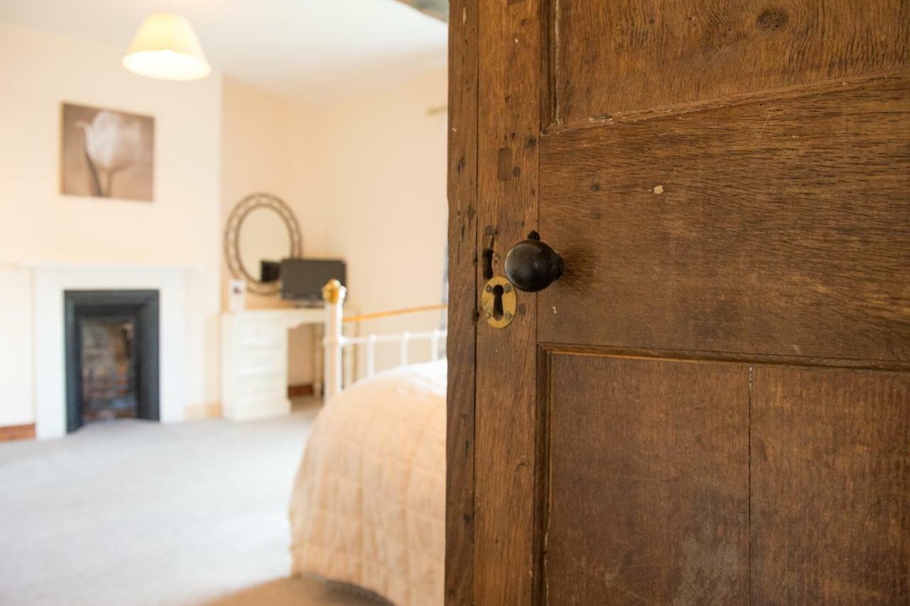 Moreton Hall Farm Bed and Breakfast Newport  Eksteriør billede